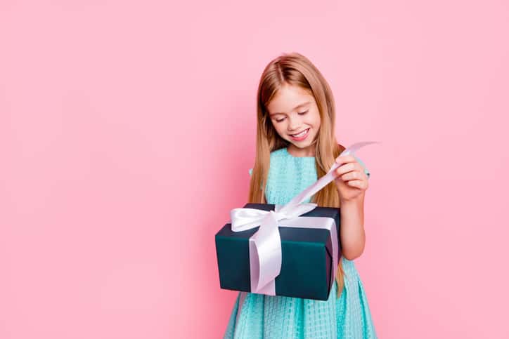 0歳 12歳の女の子に贈るプレゼント 年代別に選べる28選の素敵なギフト集 Childgifts By Memoco